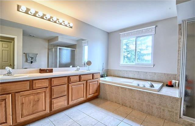 Kingston Pointe South Homes for sale